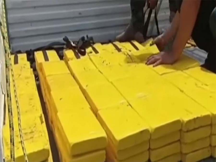 Policía Decomiso de 300 kg de Clorhidrato de Cocaína en Camión