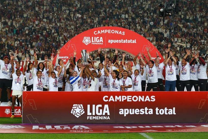 Universitario de Deportes se Corona Campeón Femenino al Vencer a Alianza Lima 2-0